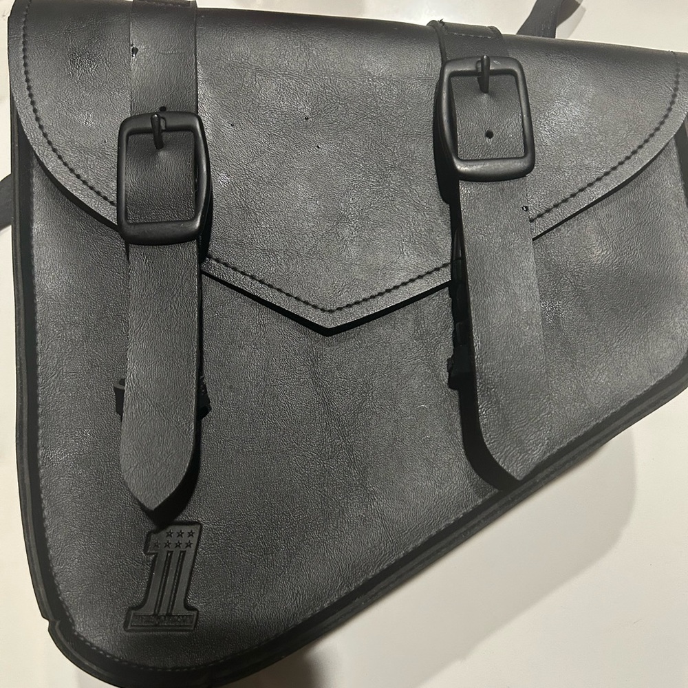 Harley Davidson saddlebag
